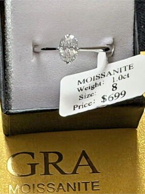 1.0 carat Oval Moissanite Ring White & Silver Size 8